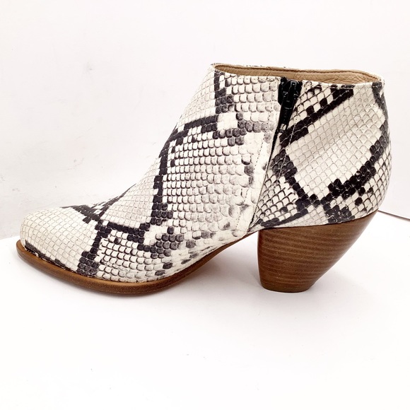 {Alberto Zago} Milano Ankle Bootie - Picture 5 of 12